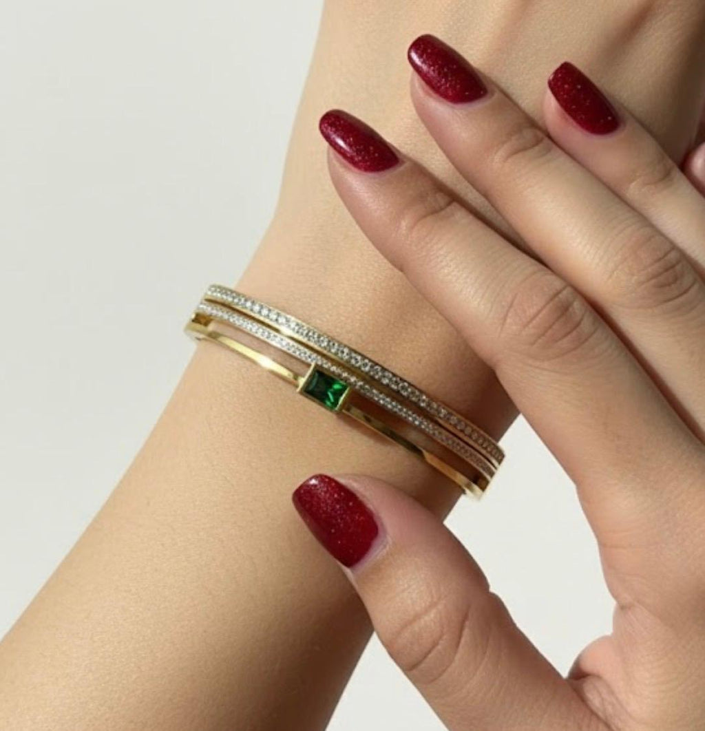 Anti-tarnish golden bracelet