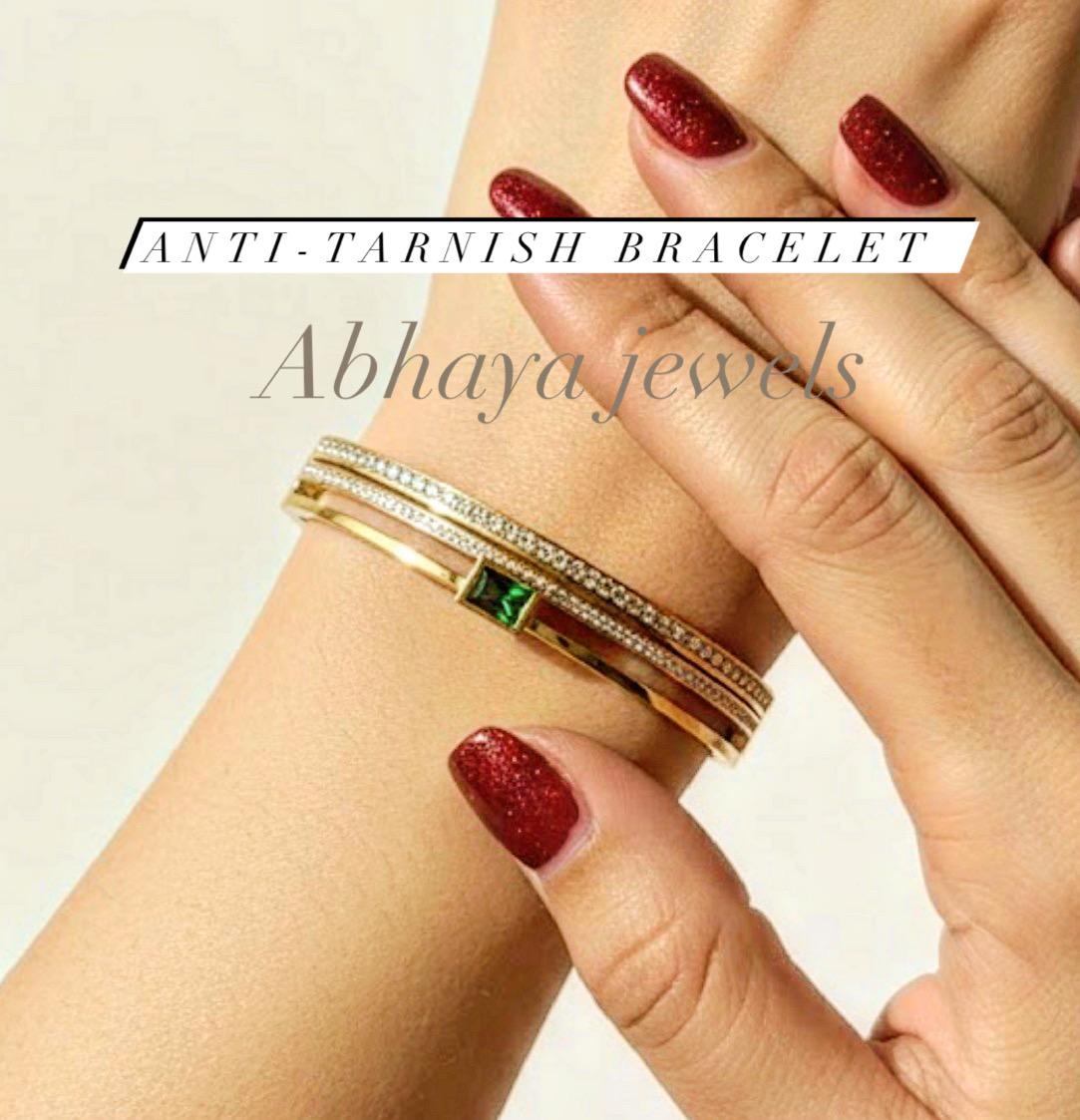 Anti-tarnish golden bracelet