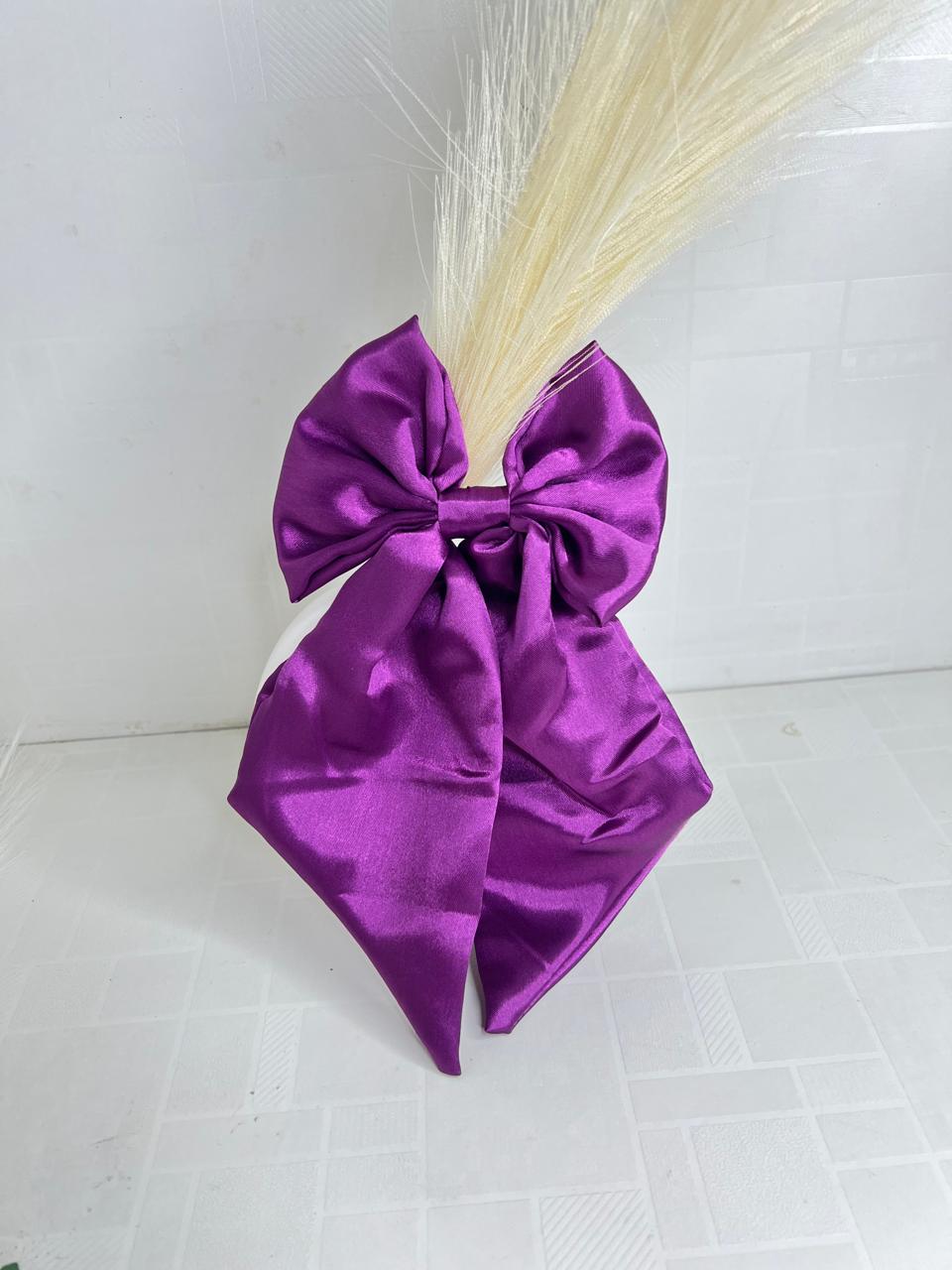 Fairytale bow hair clip