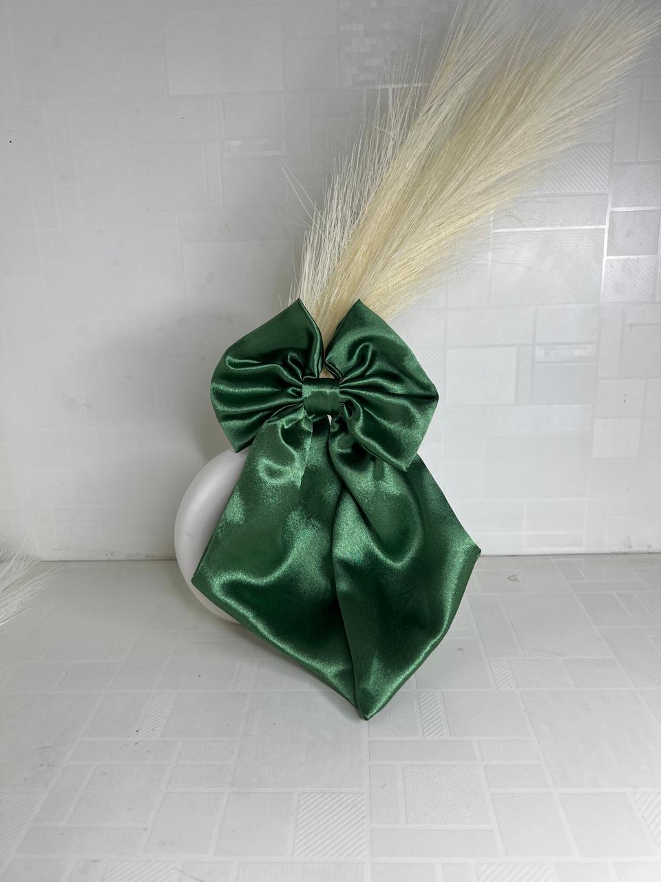 Fairytale bow hair clip
