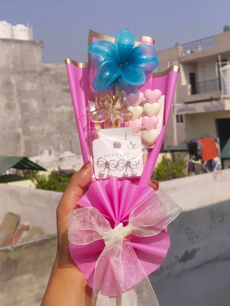 Pink bouquet hamper